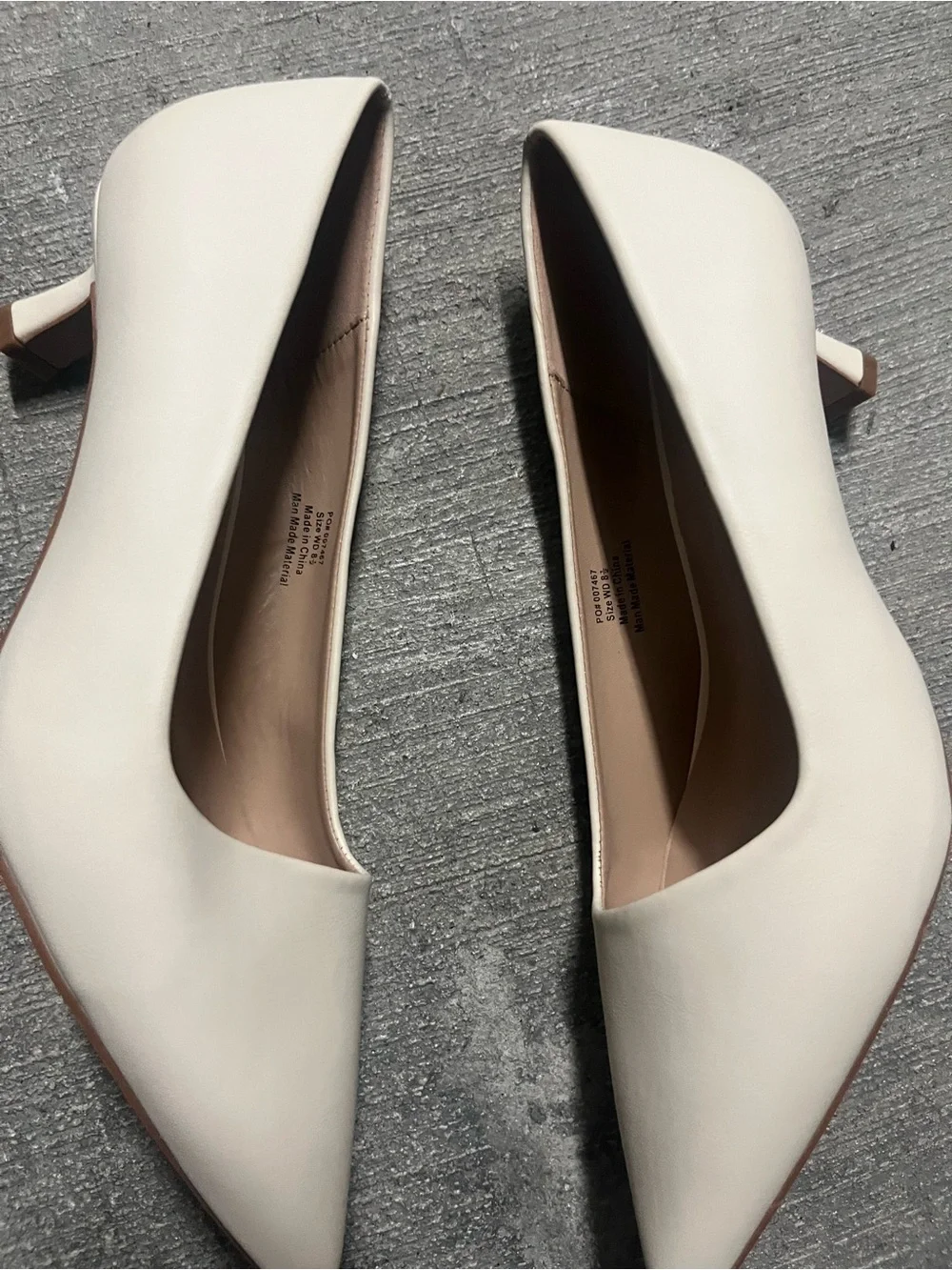 Women's Pointed Low Heel Pumps in Cream journee collection